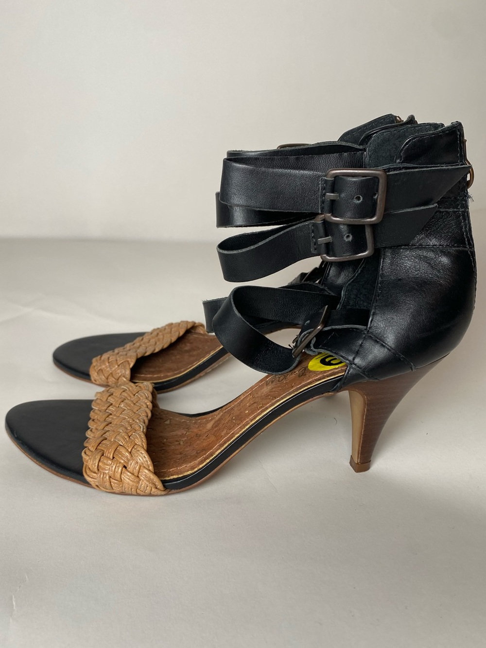 Sam Edelman Black and Tan Heels size 9 - Picture 2 of 7